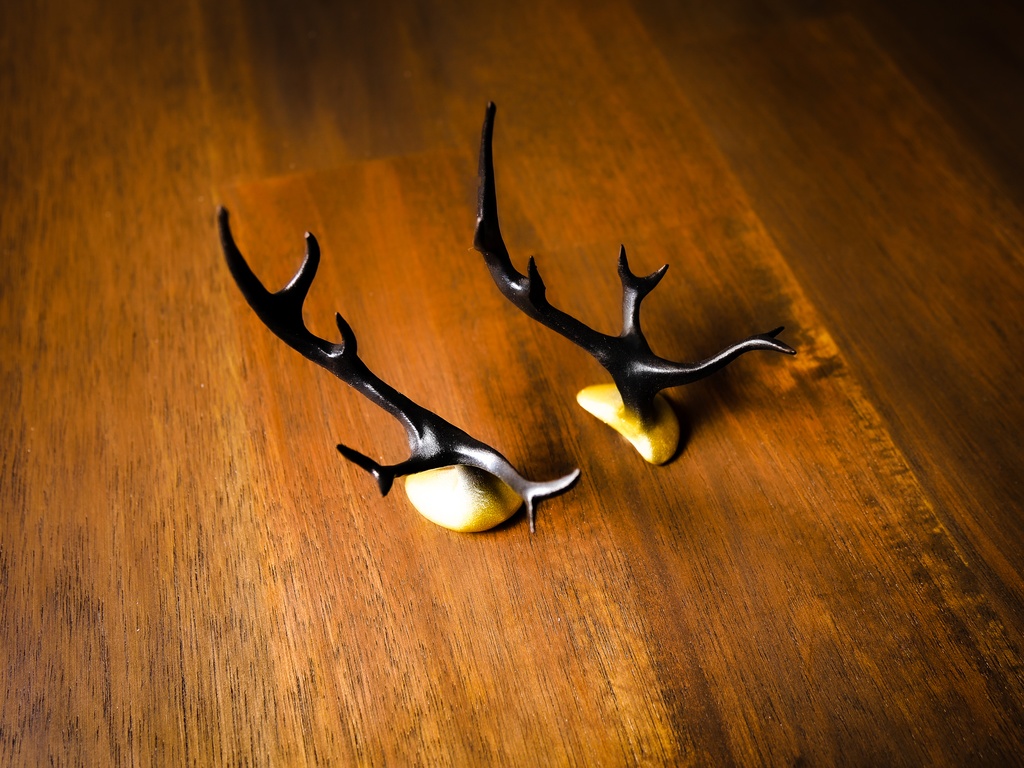 【終了】ミニ鹿角 ブラック×ゴールド(40cmドール用)