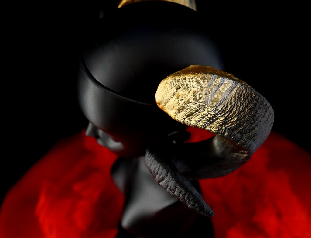 【終了】羊角 ブラック&ゴールド(60cmドール用)