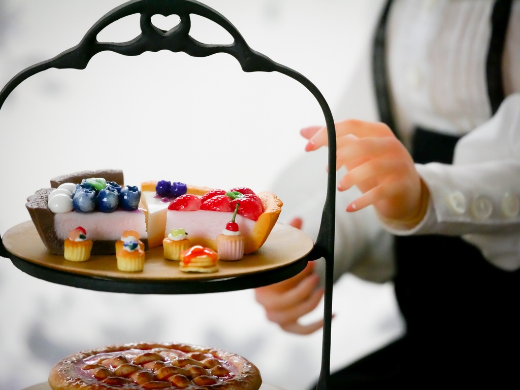 【セール】猫足ケーキスタンド(60cmドール用)