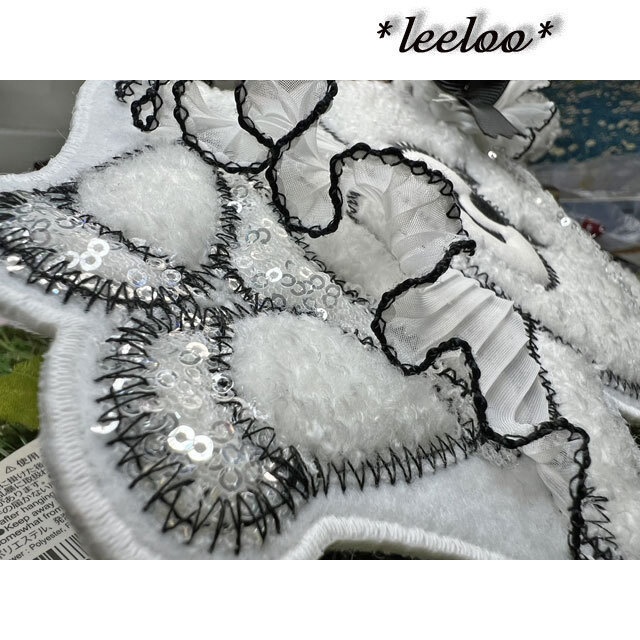 【くま刺繍ワッペン】プリーツワンピースのくまさん|モノトーン×スパンコール|アップリケワッペン