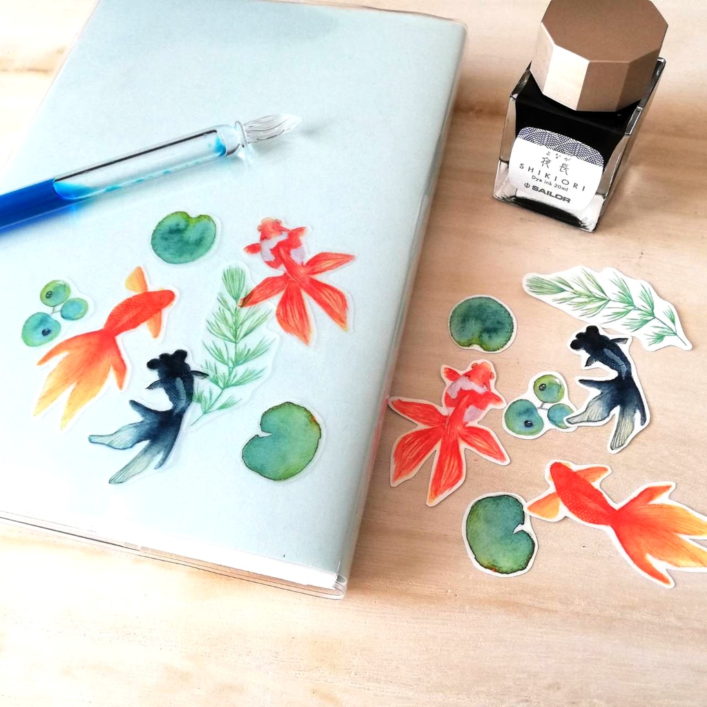 14枚セット 透明なゆらゆら金魚と水草のミニフレークシール 全7種類のデザイン オトンノアトリエ Booth