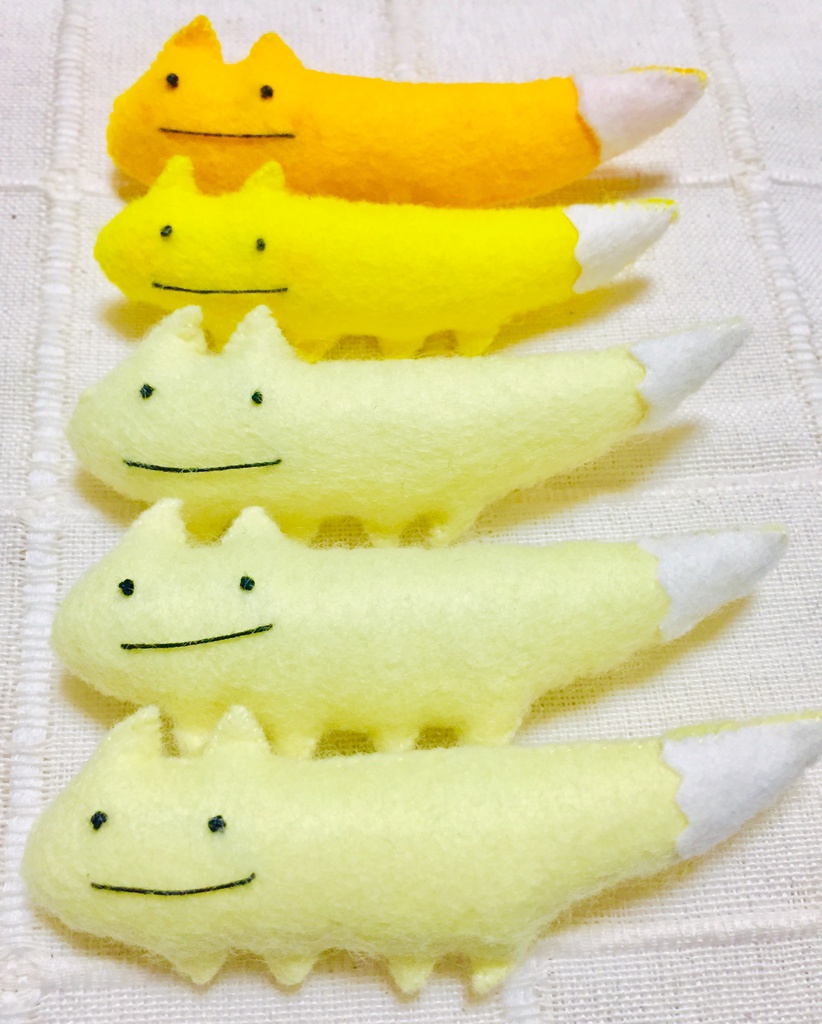 キツネイモリ フェルトブローチ
