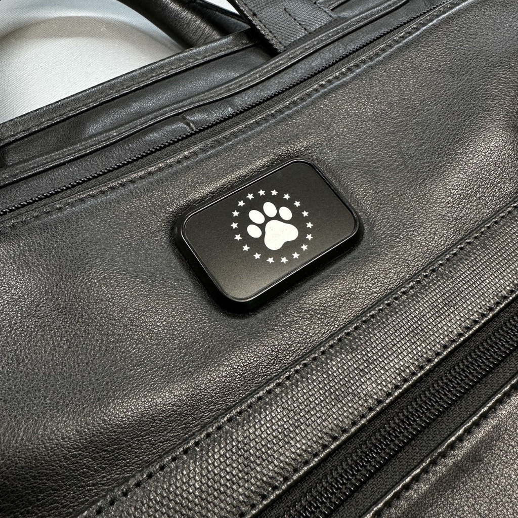 ◆TUMI 猫型 肉球 デザインプレート 黒x白 30x50mm