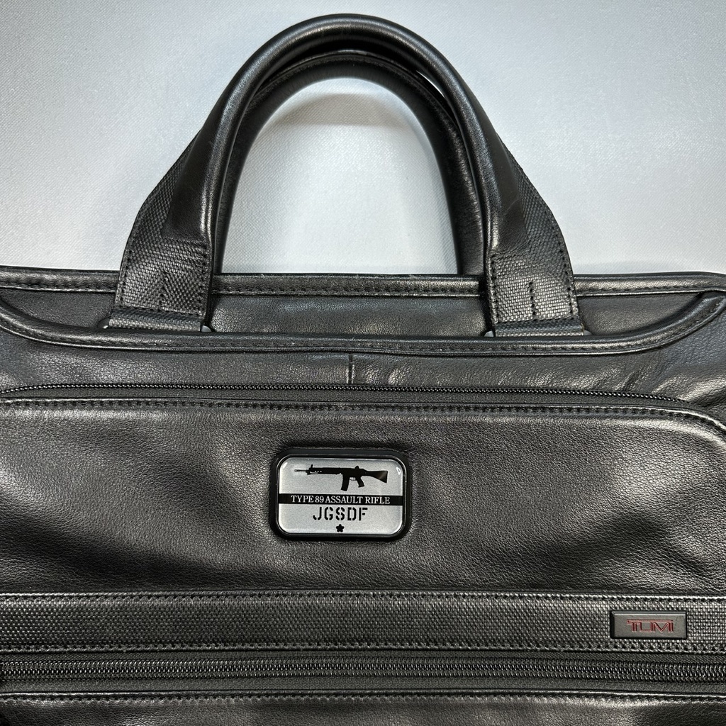 ◆TUMI JGSDF 89式小銃 アイコン カスタムプレート レジン仕上 銀x黒 30x50mm