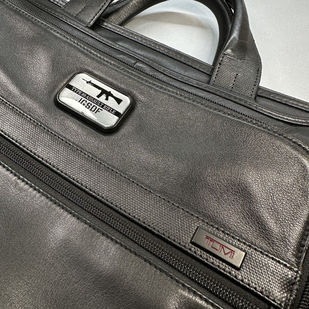 ◆TUMI JGSDF 89式小銃 アイコン カスタムプレート レジン仕上 銀x黒 30x50mm