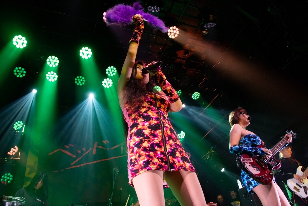 ベッド・イン10/9 ライブ写真