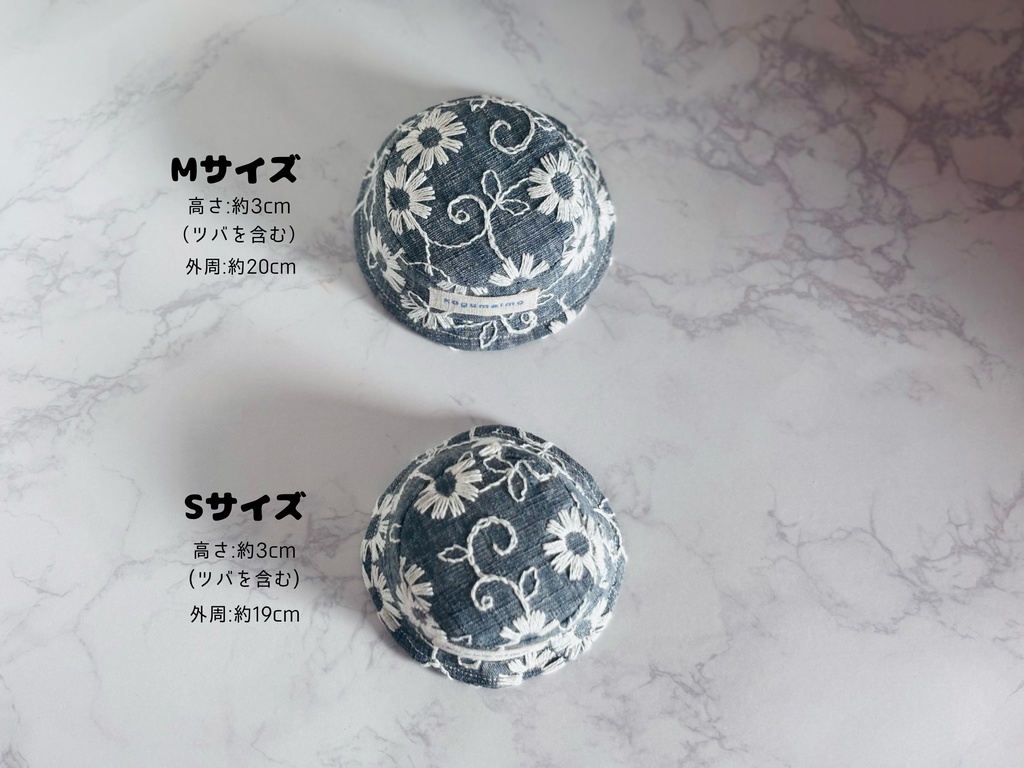 ロゴ付き花柄帽子