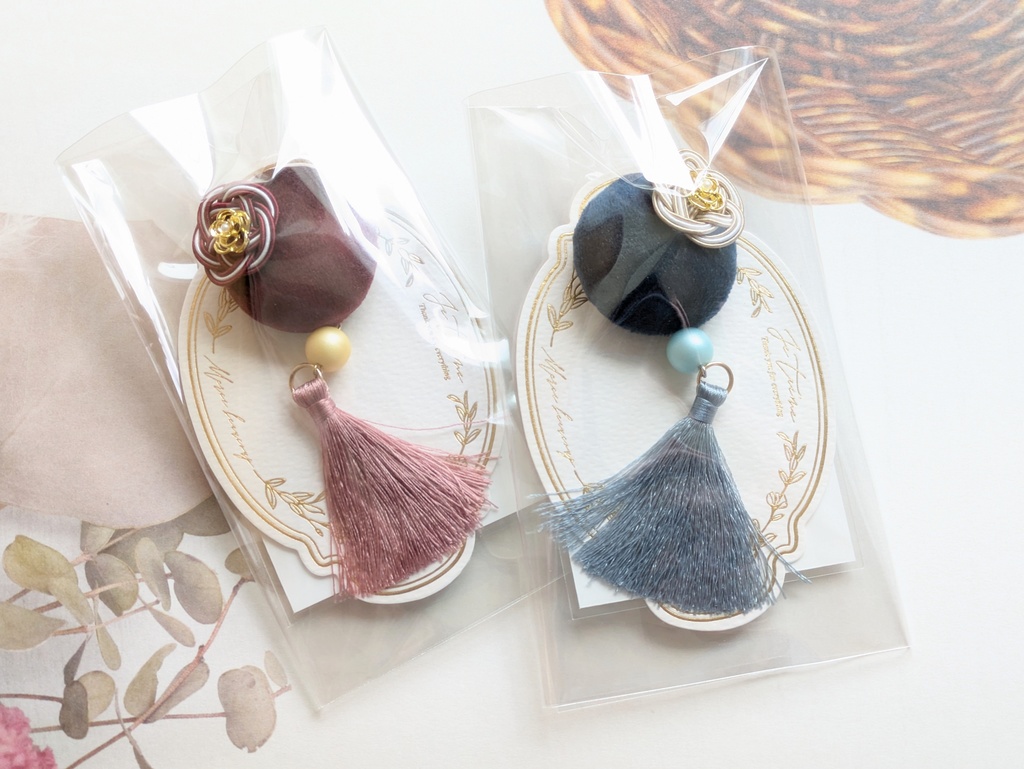 丸いドローイング・ブローチセット 朱那清那