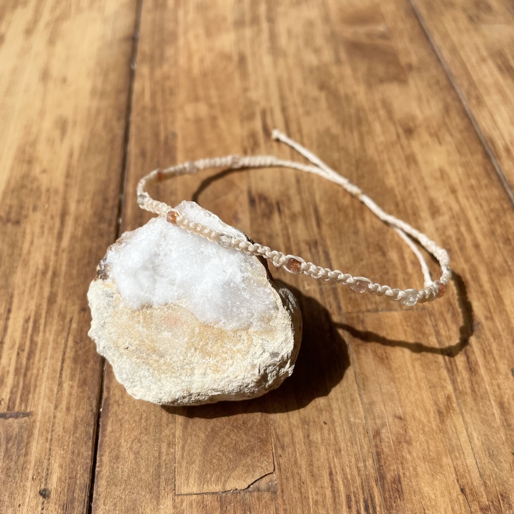 手作りの天然石マクラメブレスレット