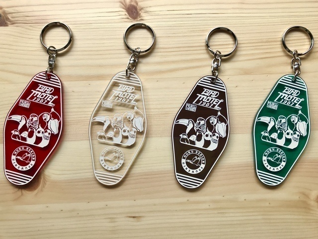 バード・スーベニアキーホルダー【マウンテンコーヒー(不透明・茶)アクリル】