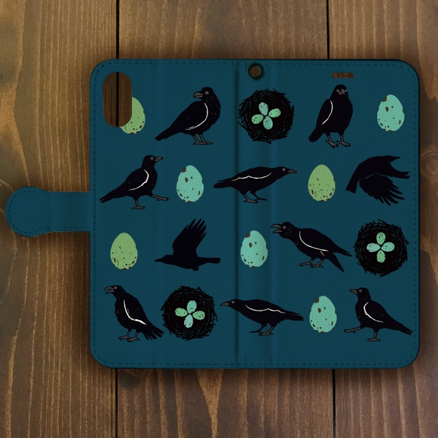 ハシボソガラス・ハシブトガラス【iPhone SE2・iPhone12対応】カラス・パターン・ブルー手帳型 スマホケース iPhone用【各機種あります】