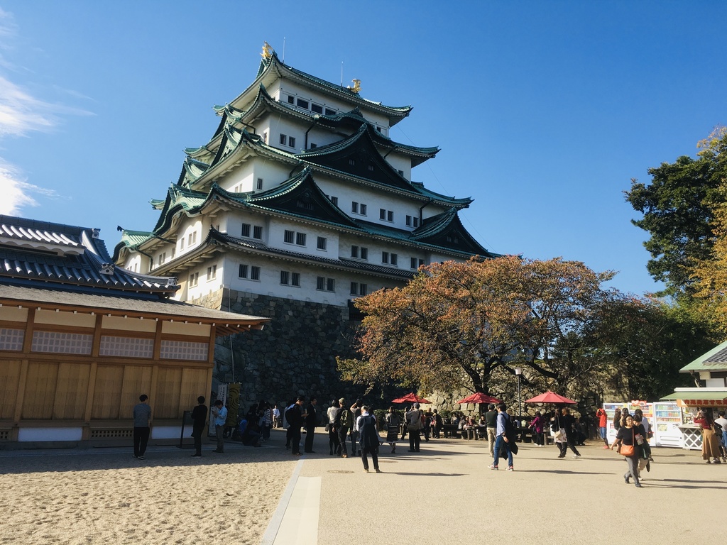 秋の名古屋城