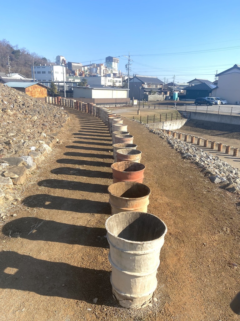 列を成す埴輪