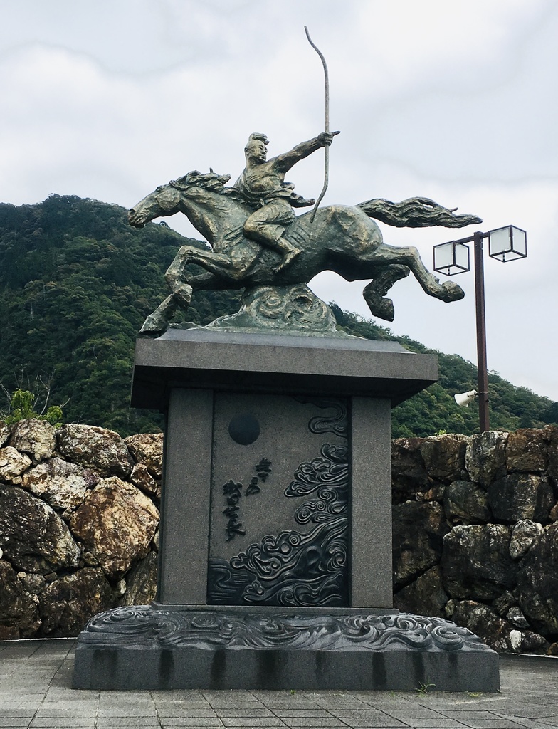 岐阜公園前の信長像