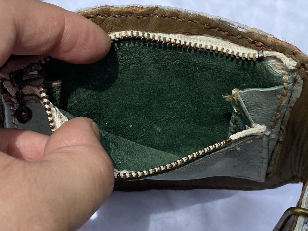 ハラコ切り替え ベルトに止める小銭入れ(お札やカードも)