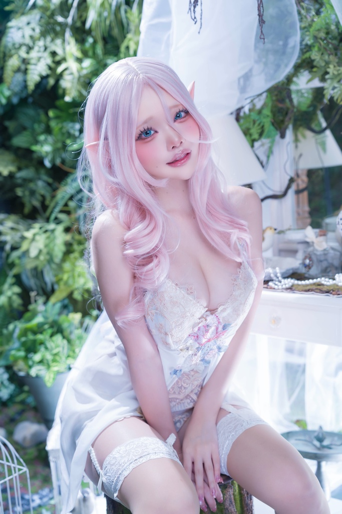 水羽えとエルフ写真集