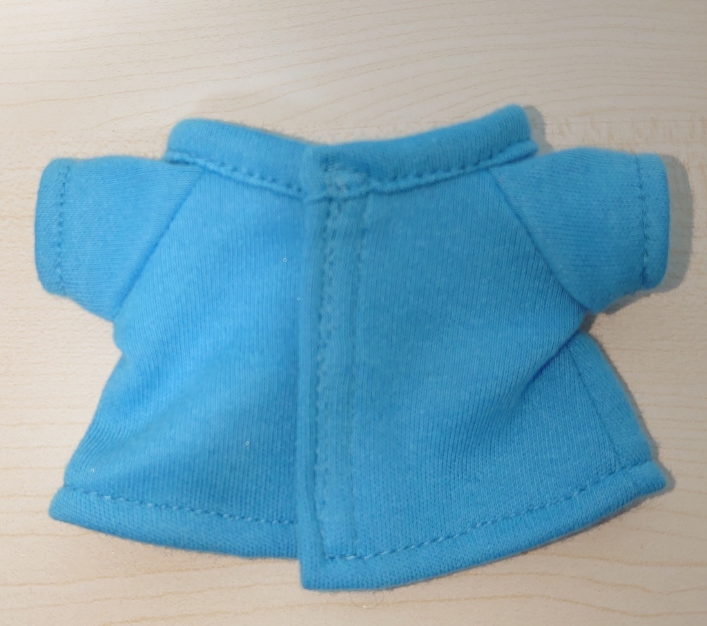 ポケット付きニットシャツ