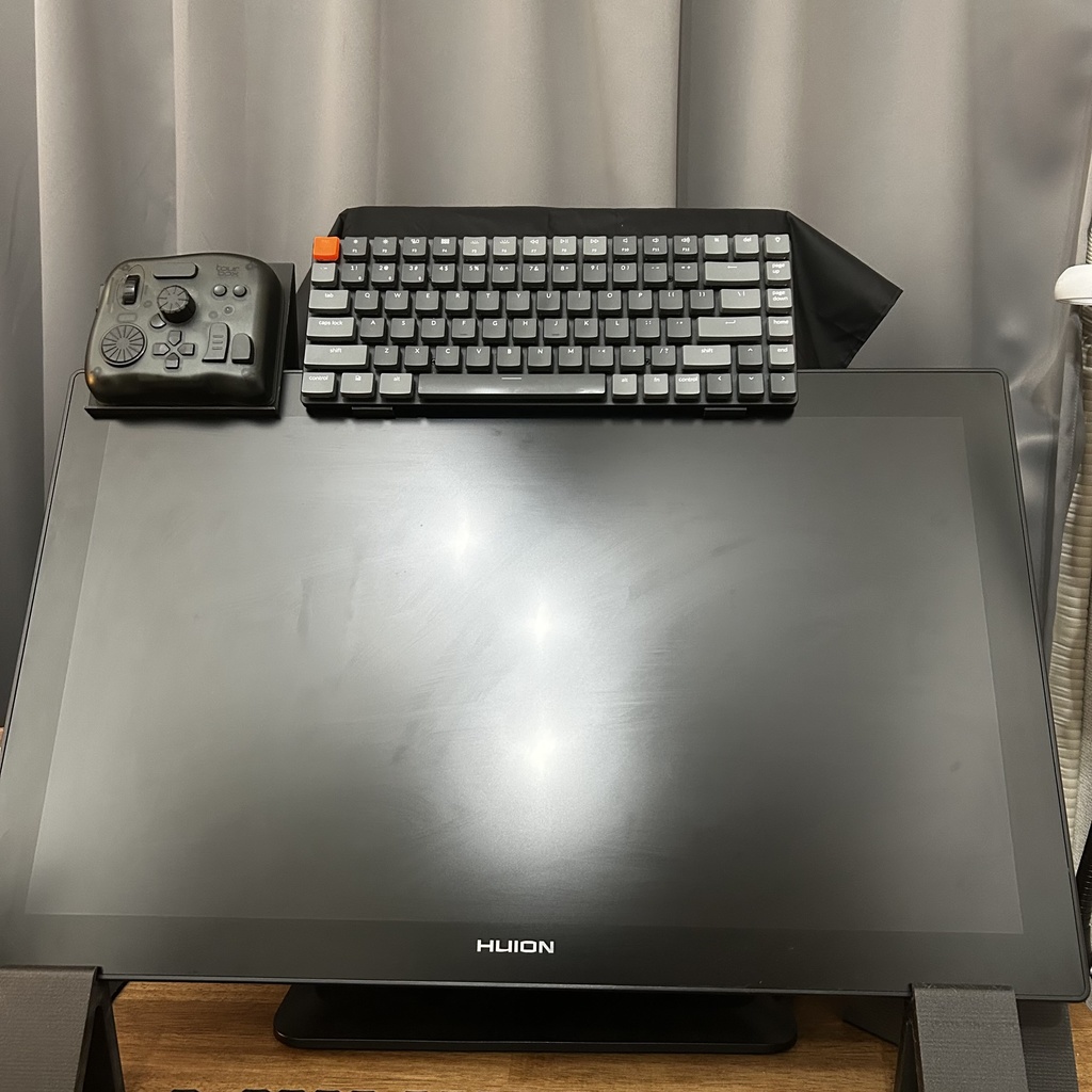 KAMVAS Pro24(4K)用キーボードスタンド３Dデータ