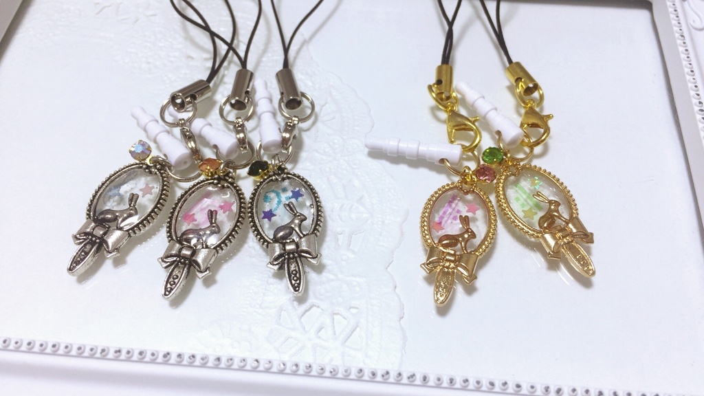 【セール】アイナナ ウサギの手鏡イヤホンジャック・ストラップ