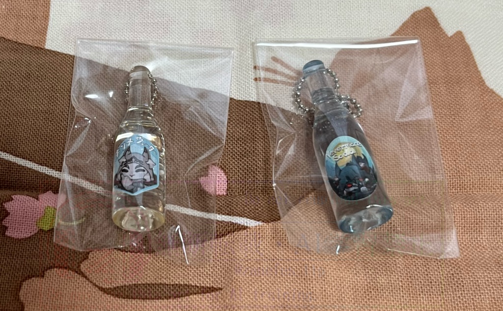 ﾐﾆｲﾀｶﾁｬﾝボトルチャーム