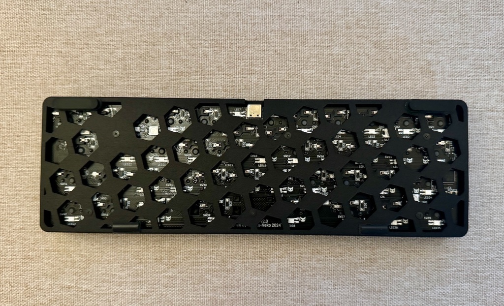 ロウスタッガード配列キーボード Kaineko42R