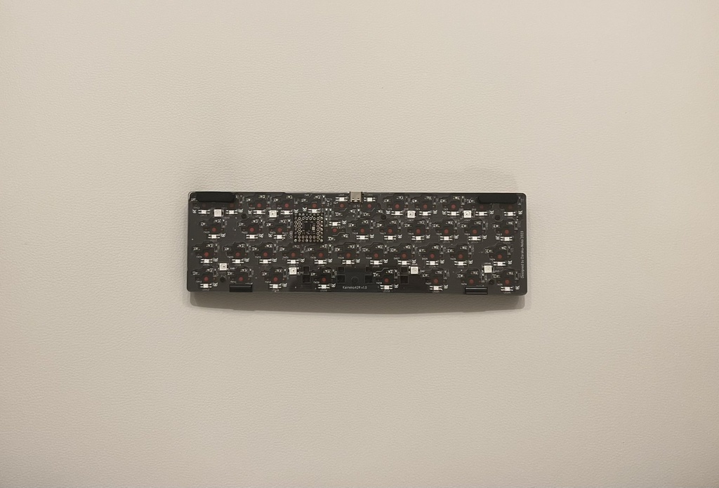 ロウスタッガード配列キーボード Kaineko42R