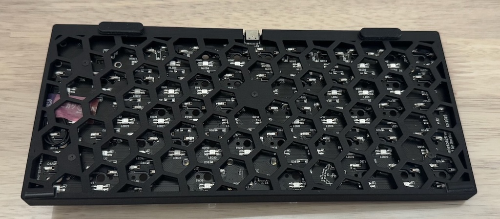 ソレノイド付きキーボード Ieneko52R