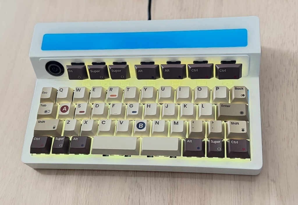 サイドタッチセンサー搭載箱型キーボード Ieneko-Box