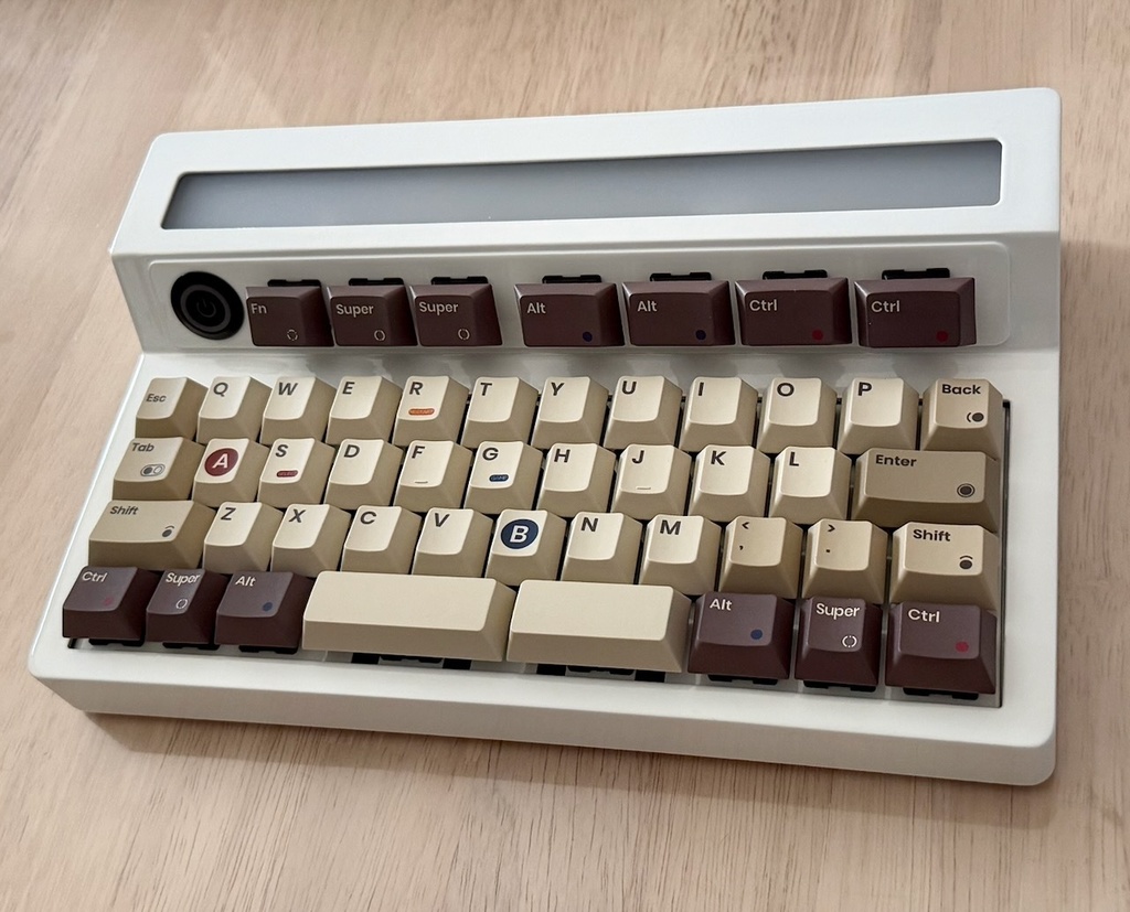 サイドタッチセンサー搭載箱型キーボード Ieneko-Box