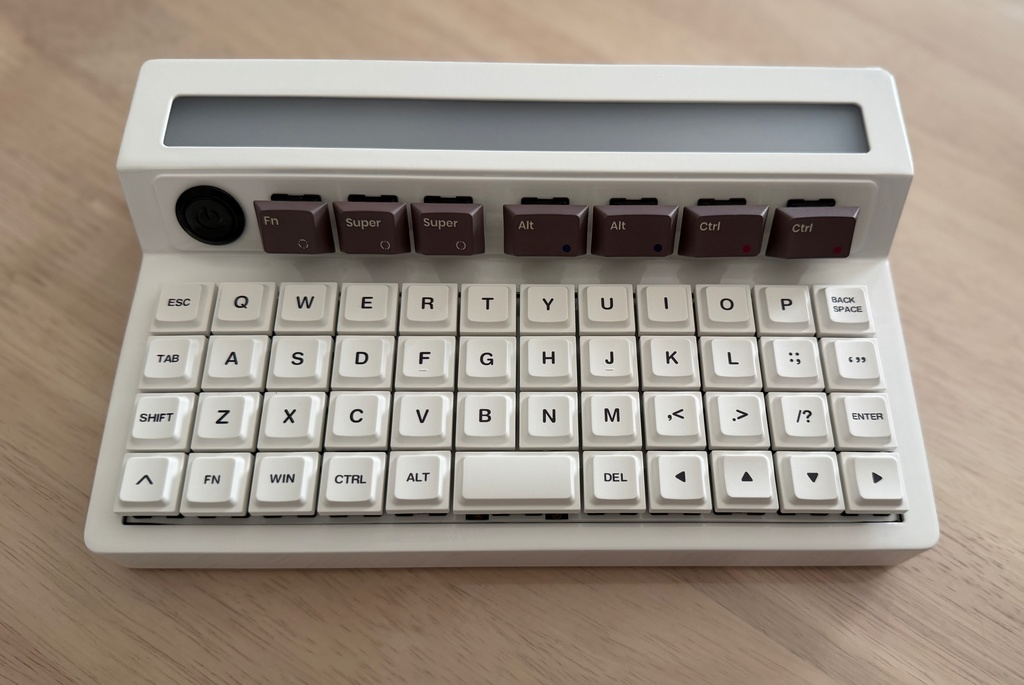 サイドタッチセンサー搭載箱型キーボード Ieneko-Box