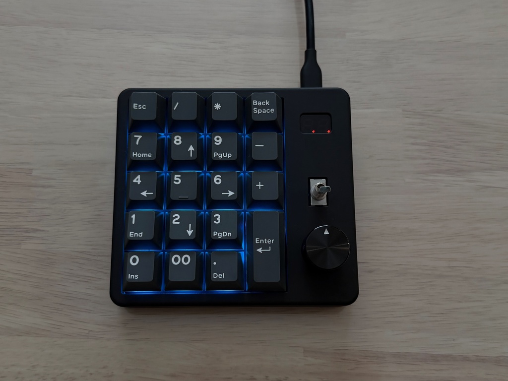 物理NumLockトグル搭載テンキー NumNum Keypad