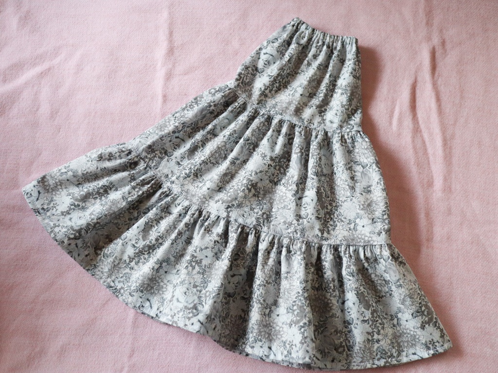 [OUTLET]60cmドールのティアードスカート　グレー薔薇