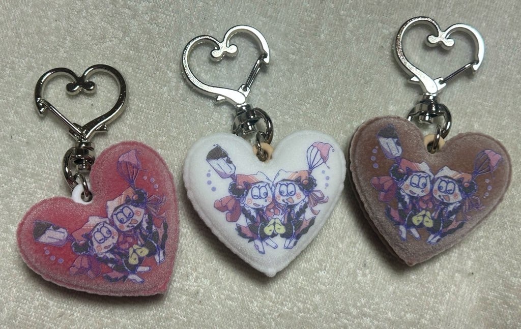 オムスビ マカロンキーホルダーハート型