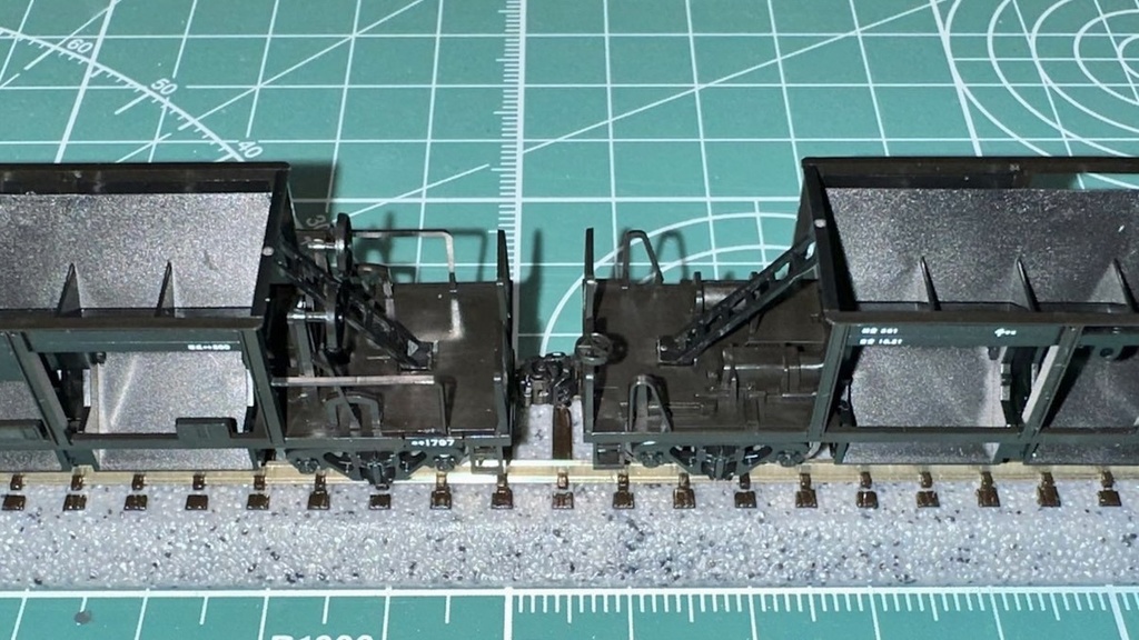 SSS(一部ボギー車向け):マルチナックルカプラー(改)