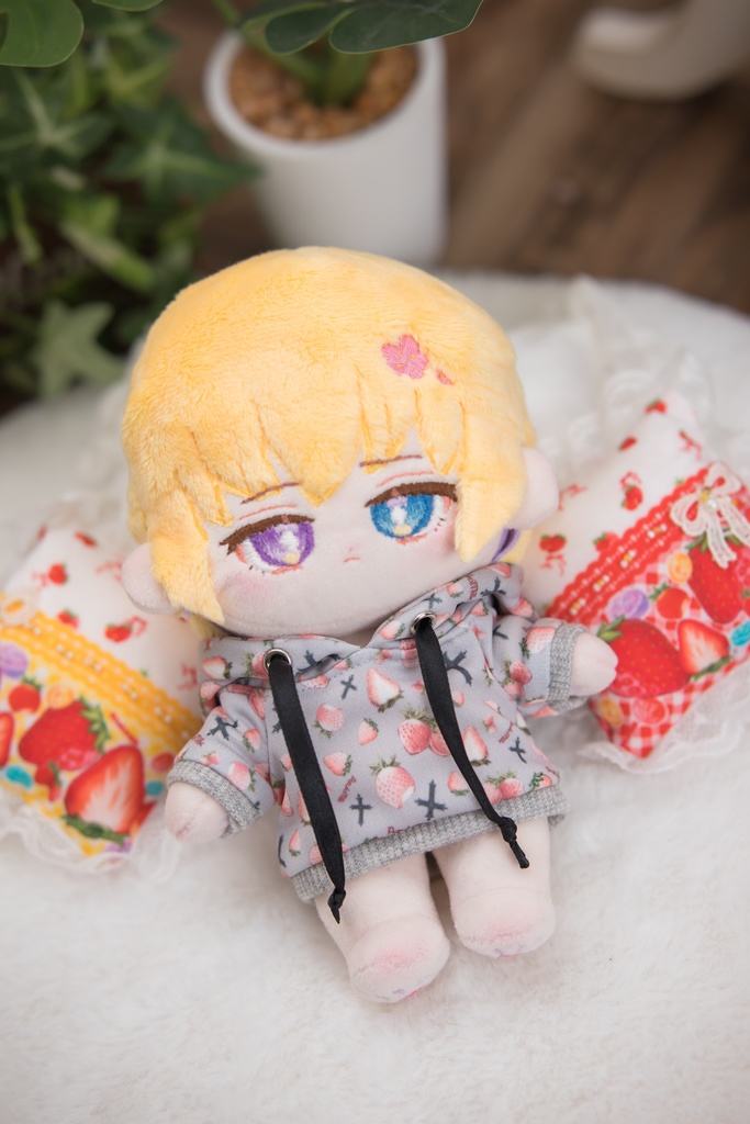 20㎝相当ぬいぐるみサイズ いちごパーカー