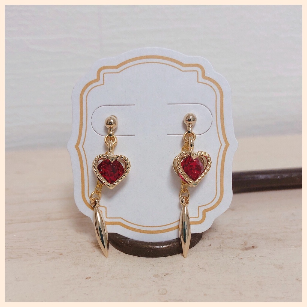 エース・トラッポラ イメージピアス