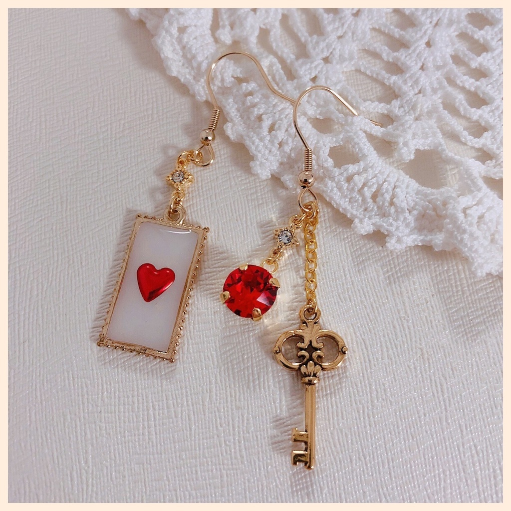 エース・トラッポラ イメージピアス・イヤリング