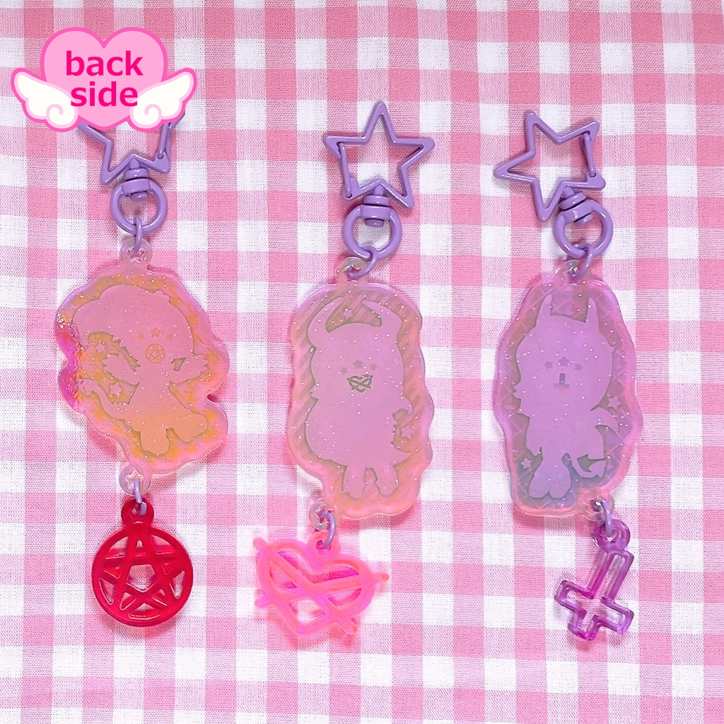 おめかしアクリルキーホルダー(HELLVA BOSS)