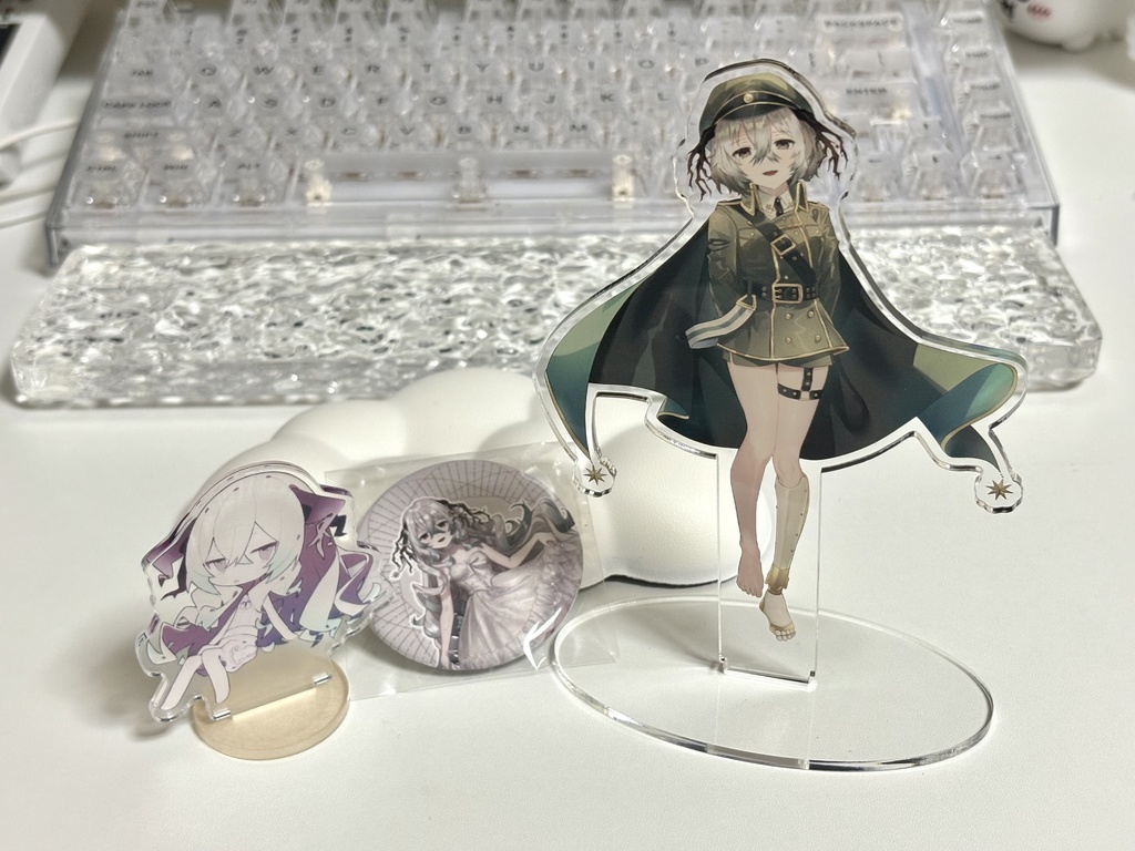 軍服アクスタ ＆ SDアクスタ ＆こっそり缶バッジ