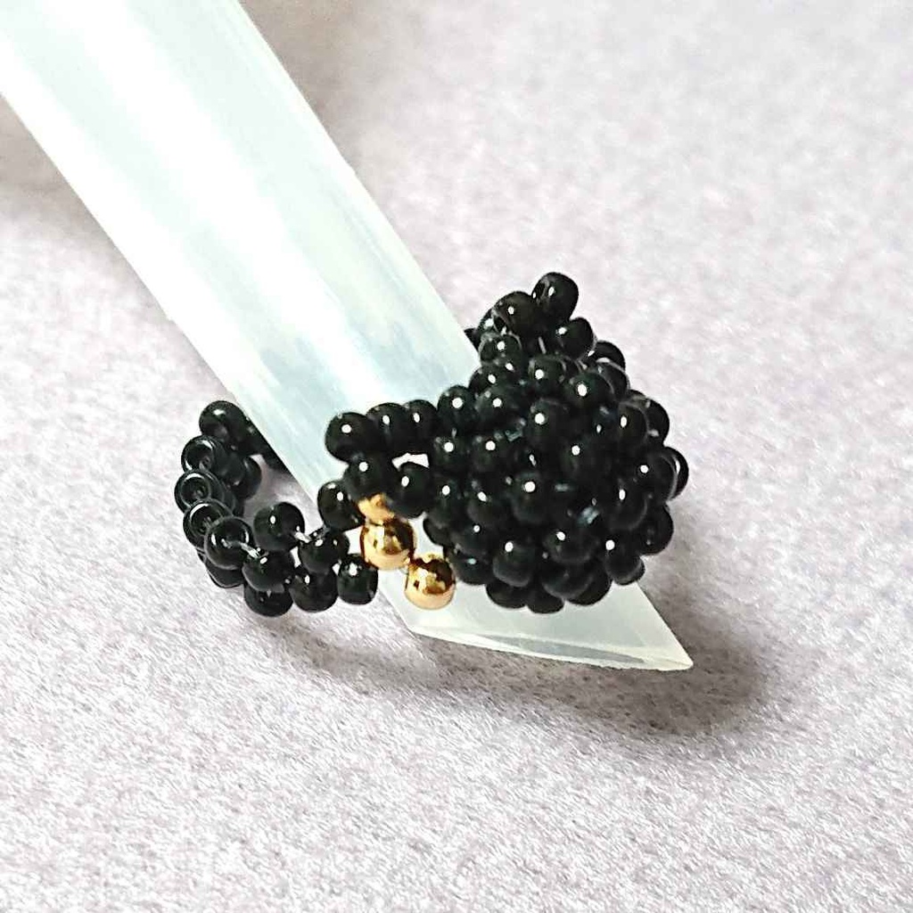 黒猫モチーフリング