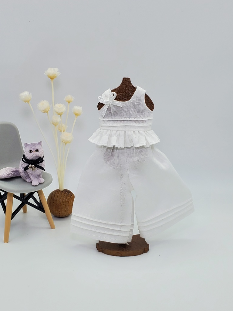 純白のカジュアルセットアップ(ホワイト)