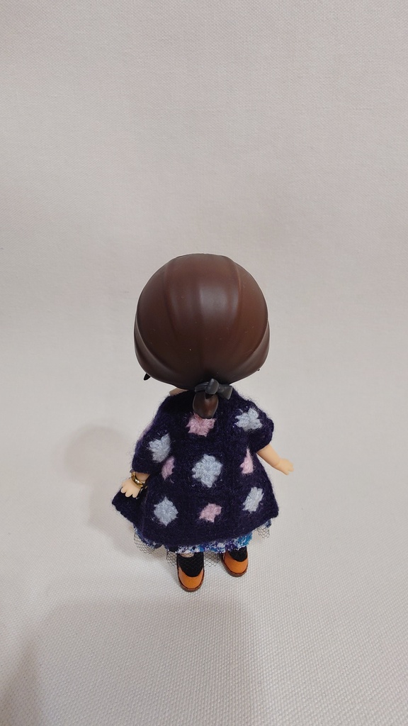 モチーフ繋ぎのカーディガン