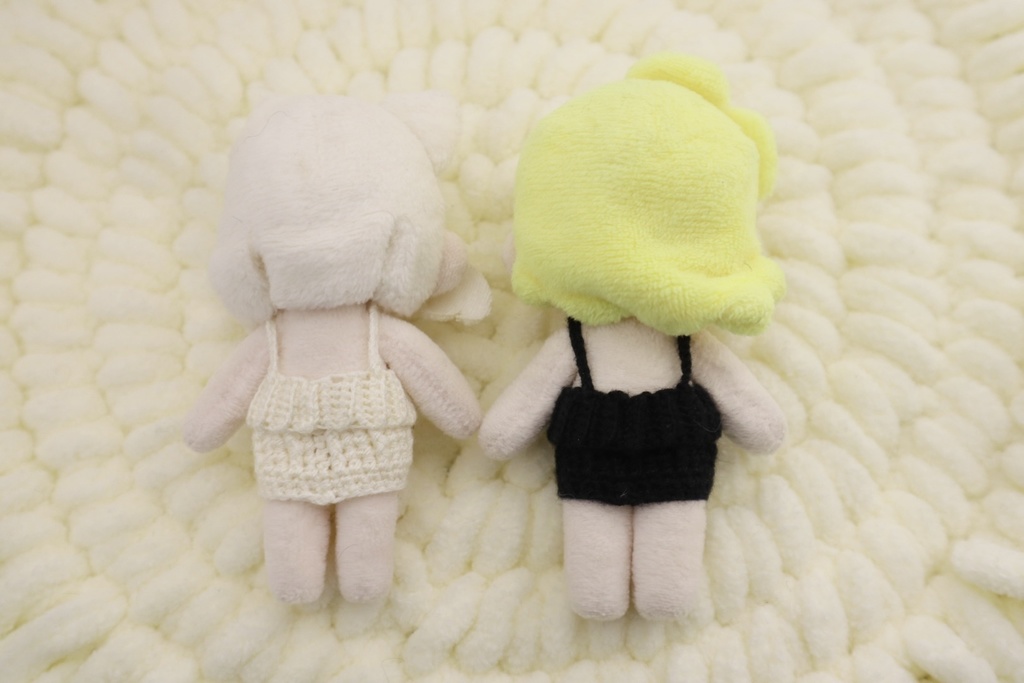 キャミソール×タイトスカート