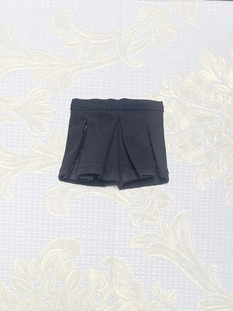 タックワイドパンツ