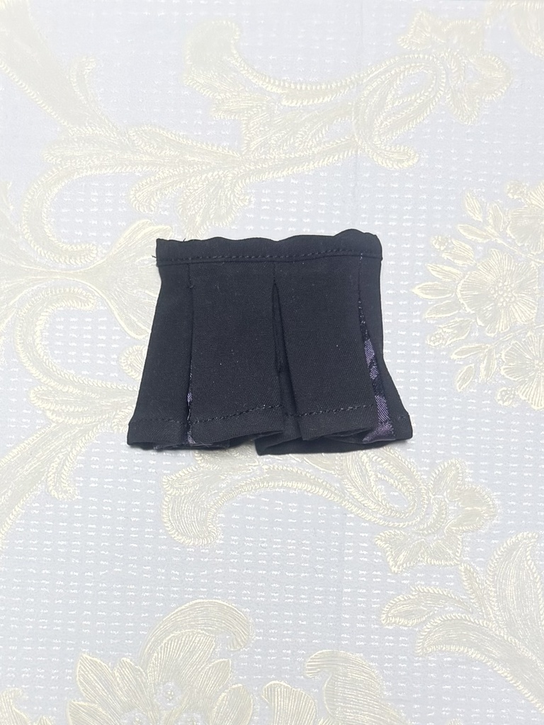 タックワイドパンツ