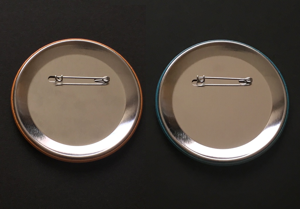 お酒と海の生物缶バッチ - 76mm