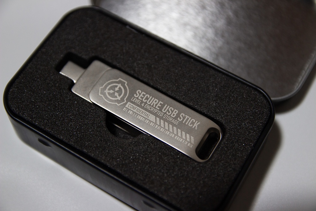 【SCP財団】専用ケース付USBメモリ(64GB)