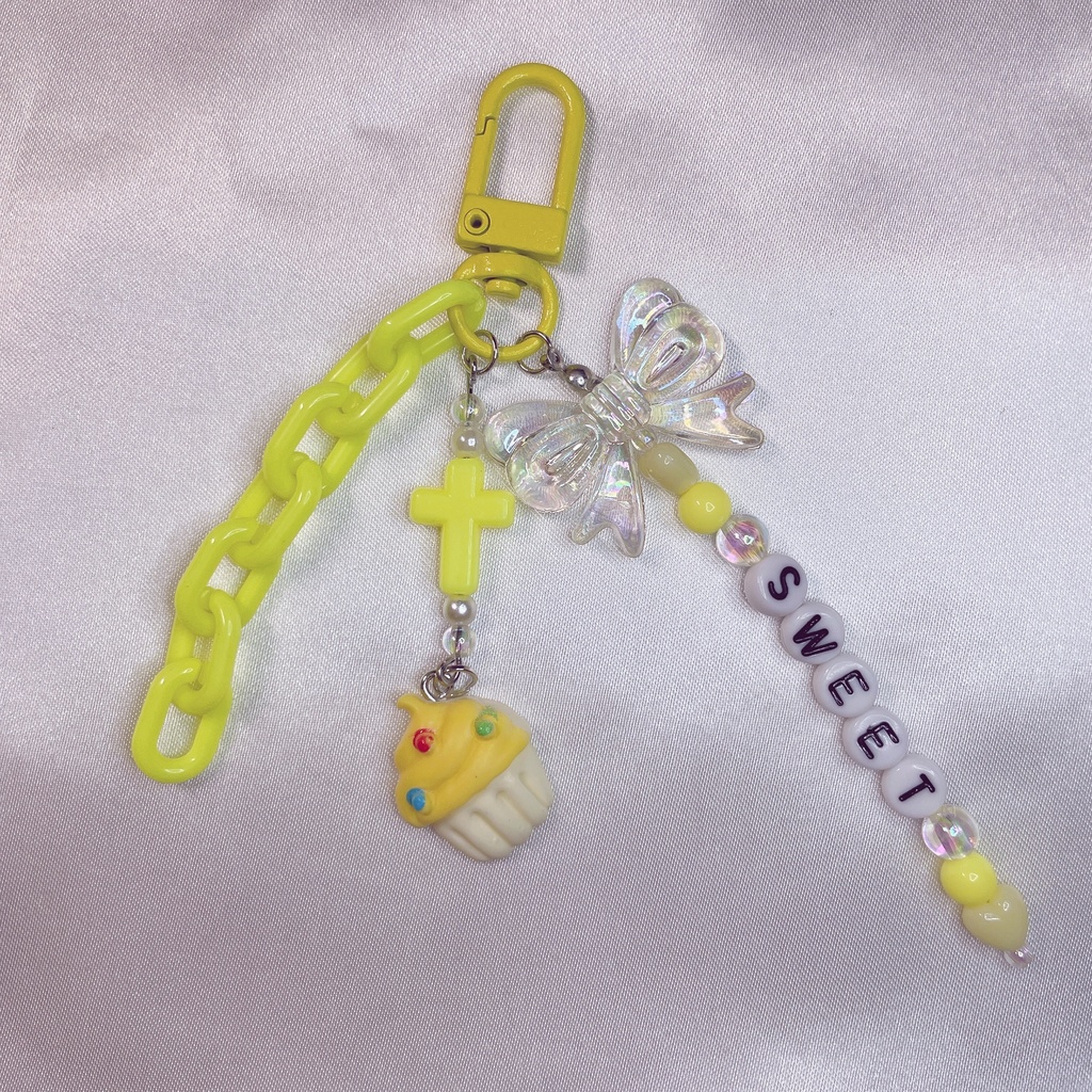  カップケーキ🧁💛キーホルダー