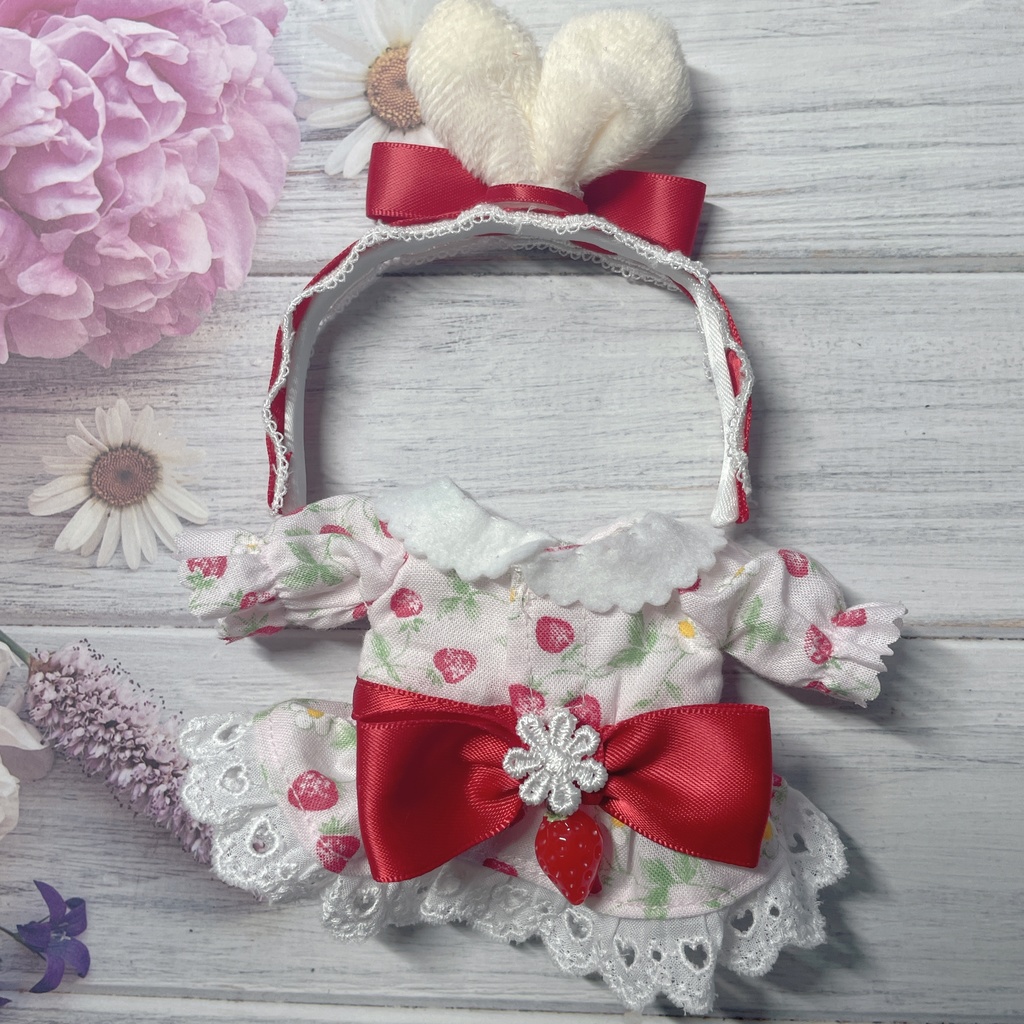 うさみみいちご柄ワンピース