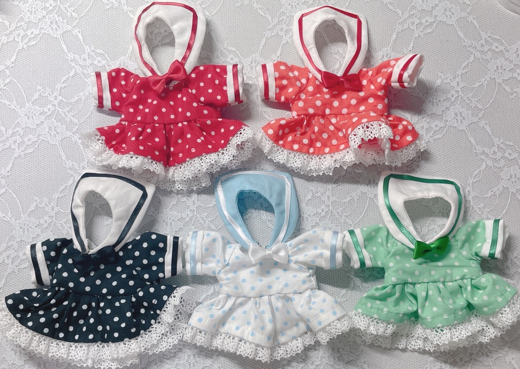 水玉とチェックのセーラー服